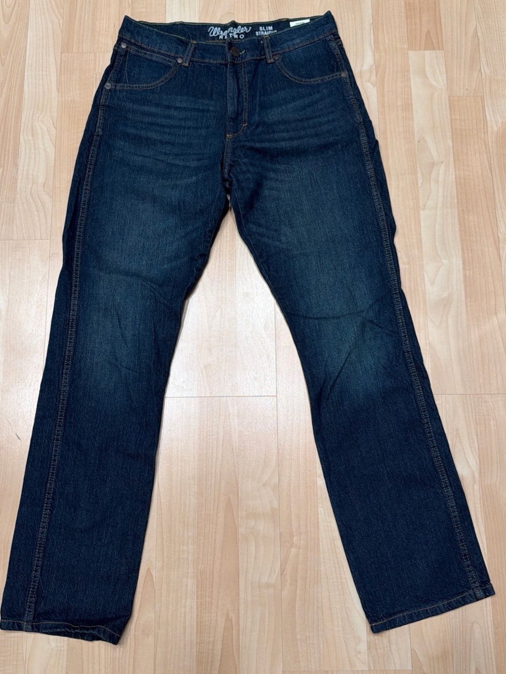 Wrangler Men's Straight Jeans in Dark Indigo Blue